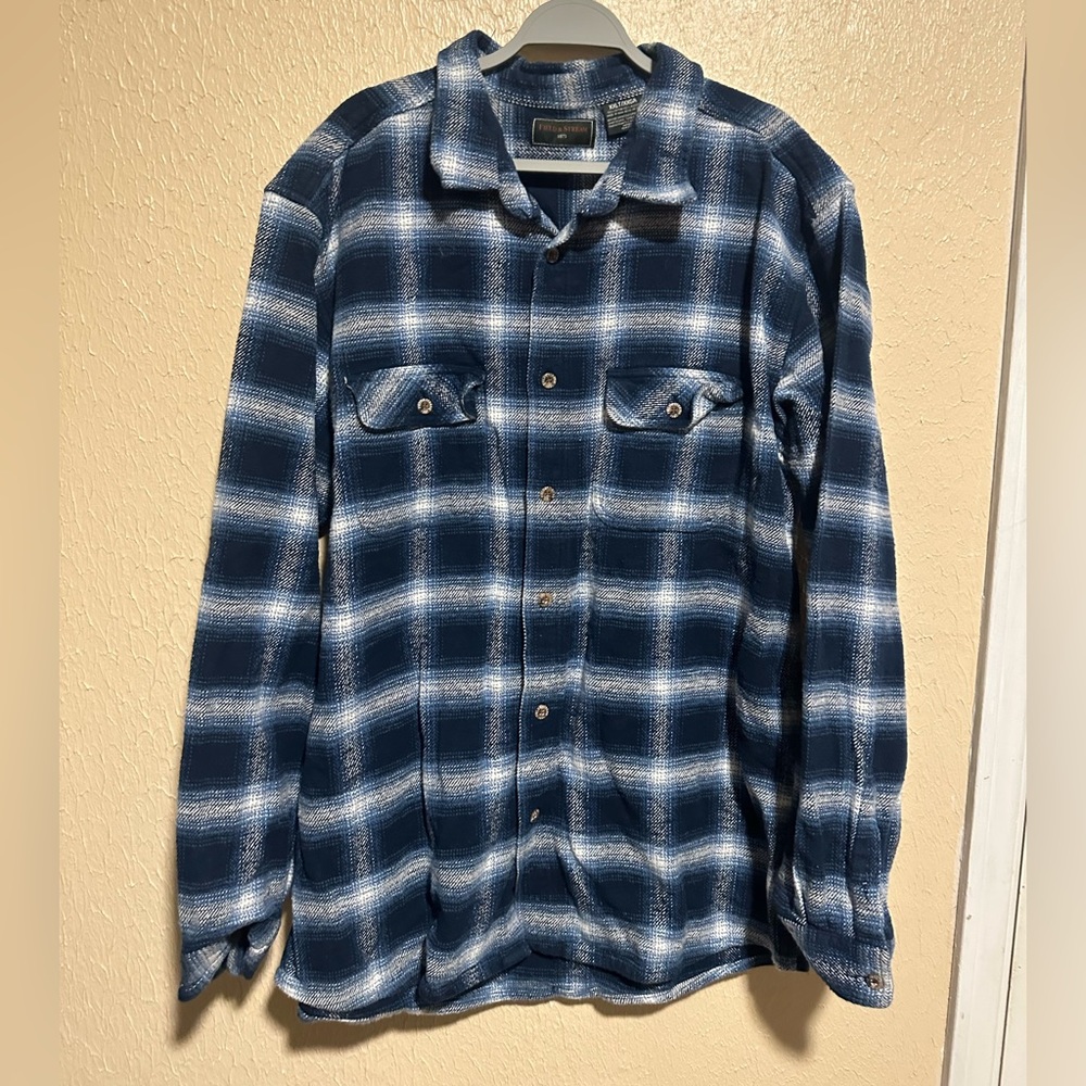 Field & Stream Button Down Shaket Size XXL‎